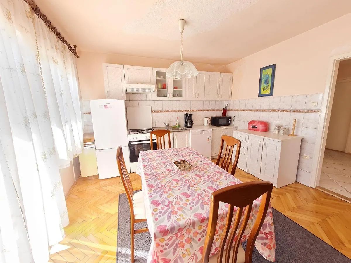 Ksenija Apartment Novi Vinodolski